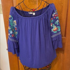 🚂🚂🚂BOGOHO 🚂🚂🚂Embroidered Blue Women's Top-Small